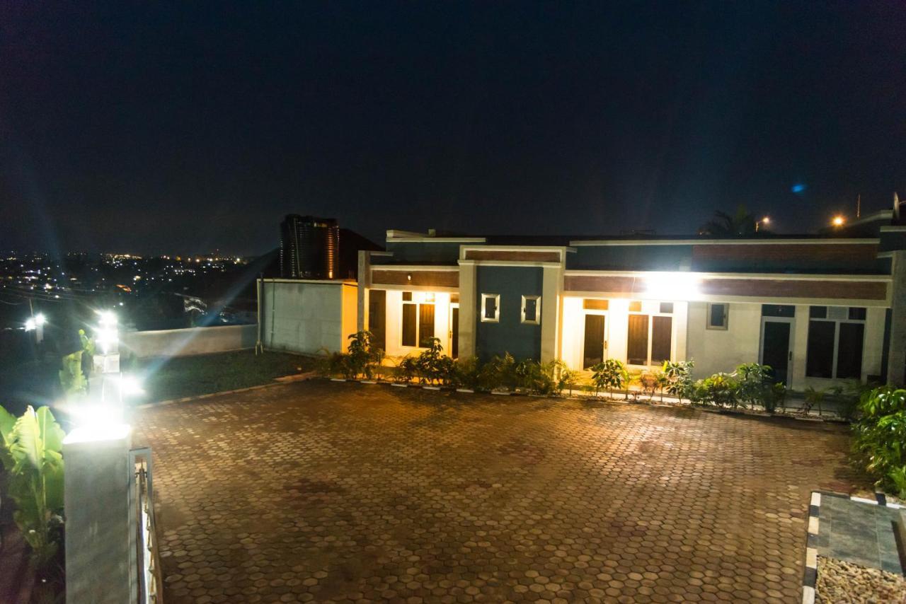 קיגאלי Avisha Town Hotel מראה חיצוני תמונה