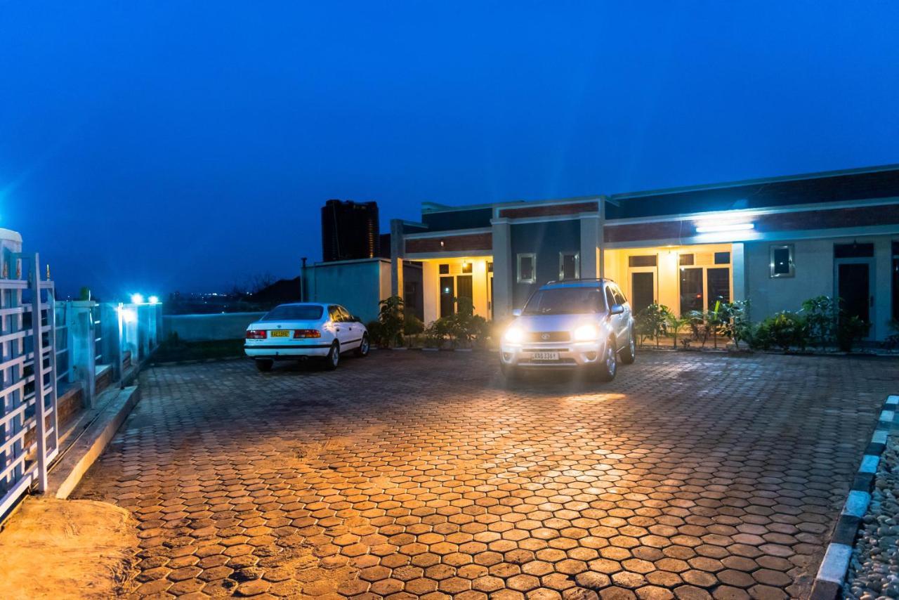 קיגאלי Avisha Town Hotel מראה חיצוני תמונה