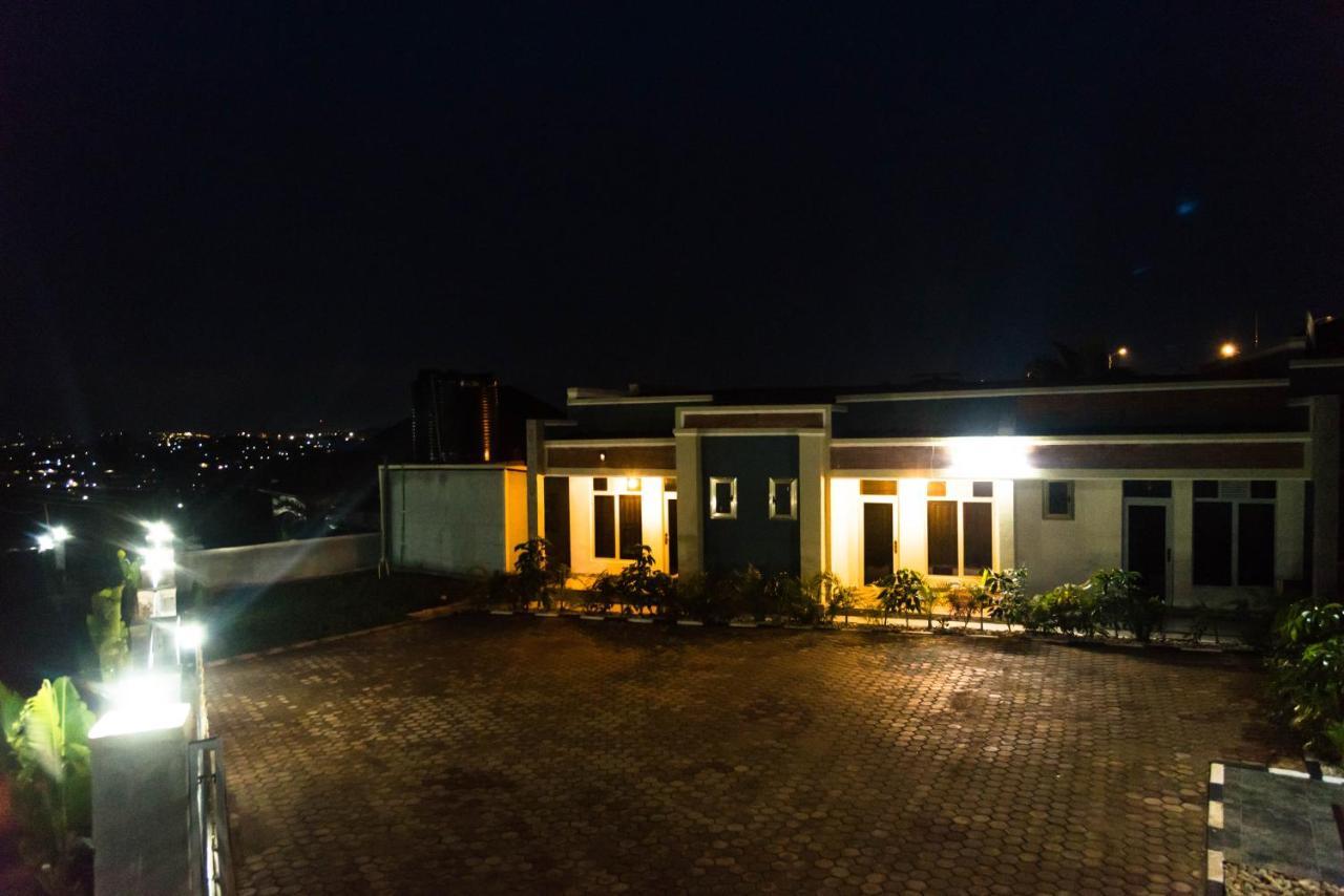 קיגאלי Avisha Town Hotel מראה חיצוני תמונה