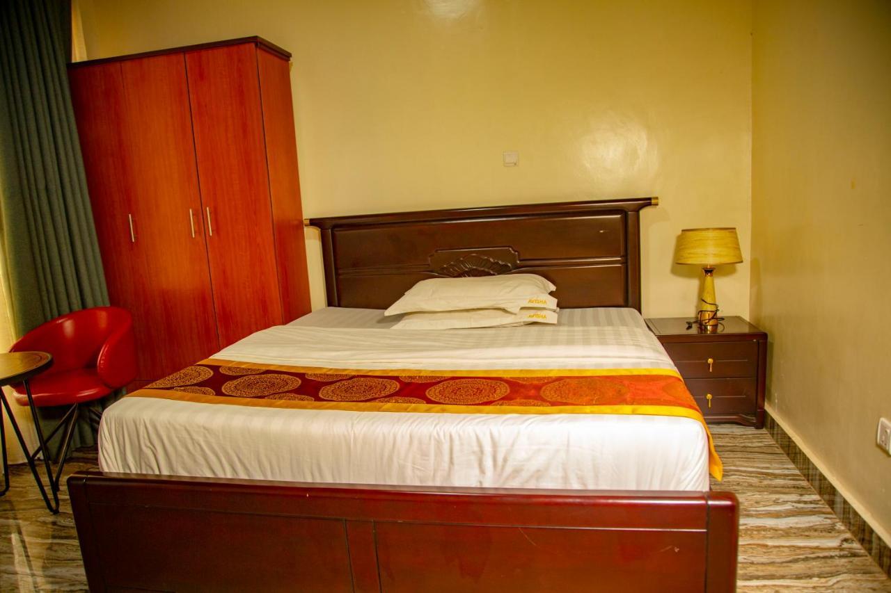 קיגאלי Avisha Town Hotel מראה חיצוני תמונה